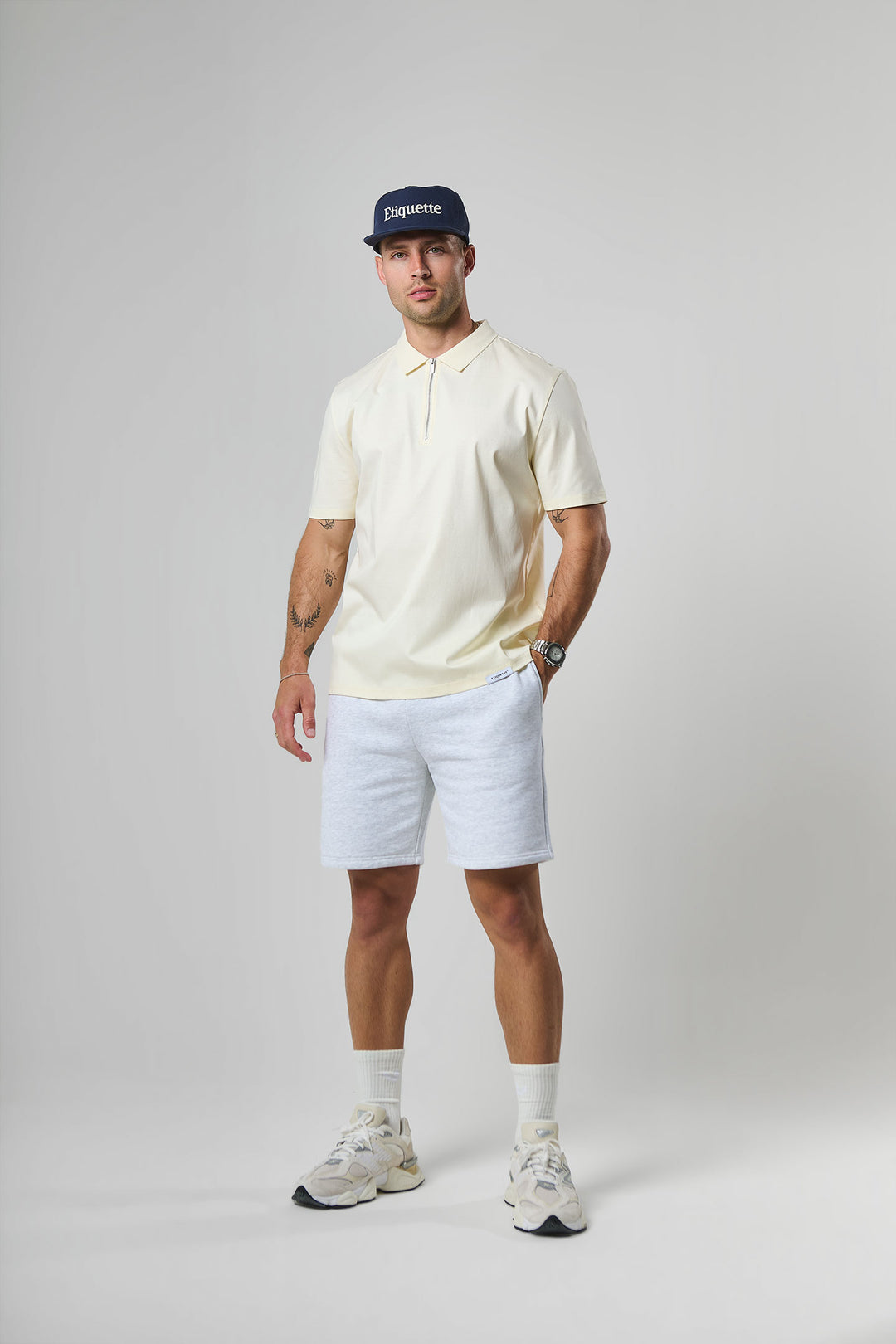 #color_off-white